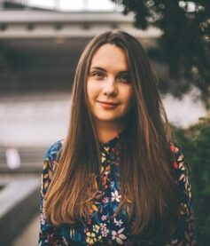 Каріна Армлос Каріна Армлос