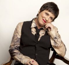 Ів Енслер Ів Енслер