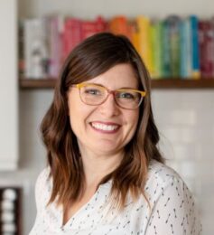 Кендра Адачі Кендра Адачі