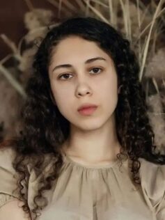 Медіна Мірай Медіна Мірай