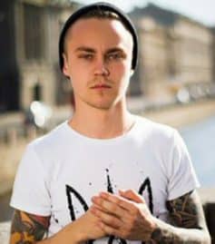 Артем Пивоваров Артем Пивоваров