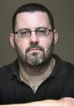 Едріан Мак-Кінті Едріан Мак-Кінті