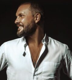 Артемій Сурін Артемій Сурін