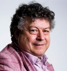 Рорі Сазерленд Рорі Сазерленд