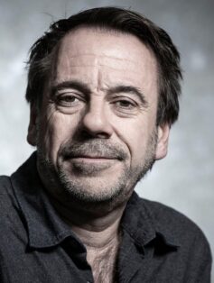 Мішель Бюссі Мішель Бюссі