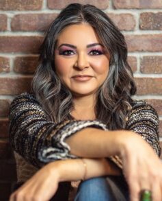 Сільвія Дей Сільвія Дей