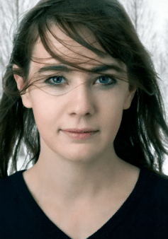 Меггі Стівотер Меггі Стівотер