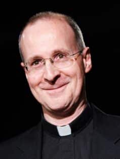 Джеймс Мартін Джеймс Мартін