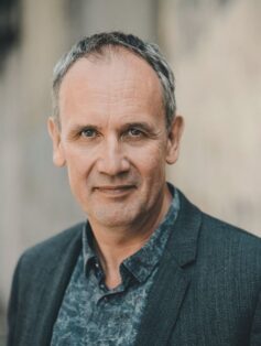 Фолькер Кучер Фолькер Кучер