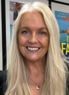 Шарі Лоу Шарі Лоу