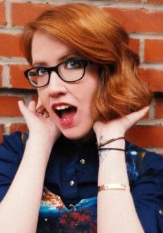 Ешлі Постон Ешлі Постон