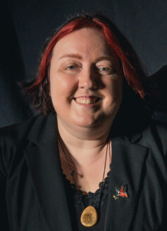 Урсула Вернон (Т. Кінгфішер) Урсула Вернон (Т. Кінгфішер)