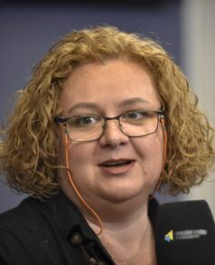 Юлія Кан Юлія Кан