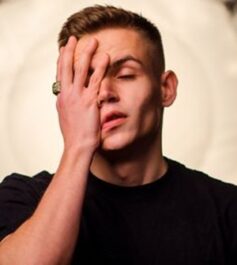 Юрій Волянюк Юрій Волянюк