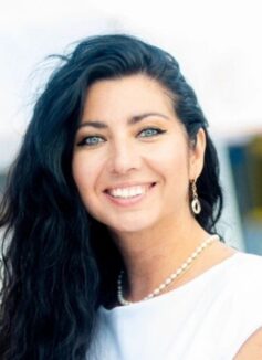 Ксенія Стьюарт Ксенія Стьюарт