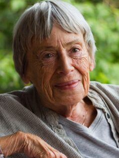 Урсула Ле Гуїн Урсула Ле Гуїн