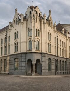 Львівський театр імені Лесі Українки: що варто знати перед візитом