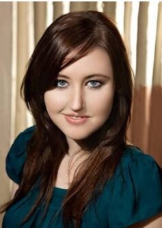 Шарлотта Макконагі Шарлотта Макконагі